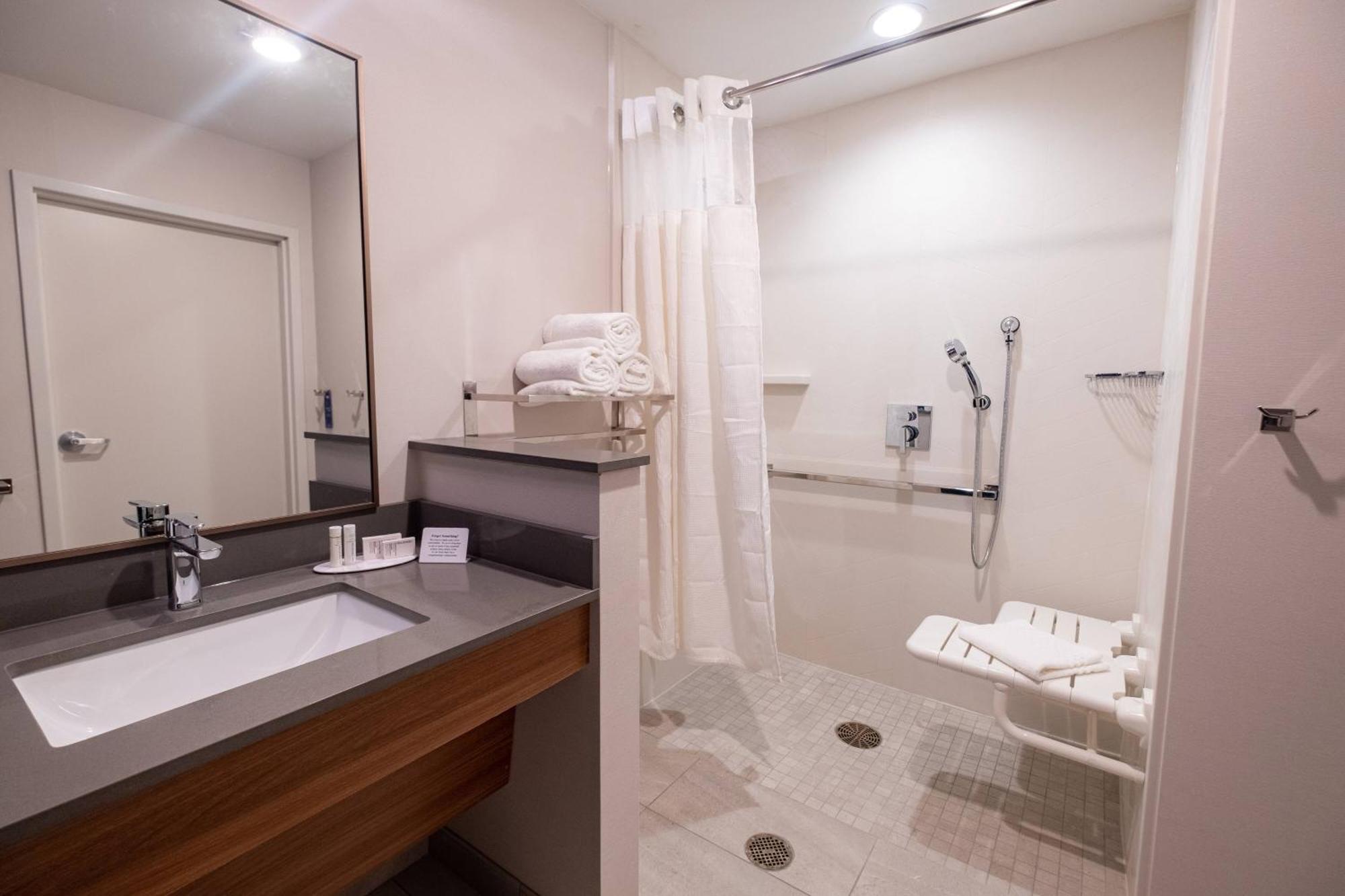 Fairfield By Marriott Inn & Suites Fond Du Lac Esterno foto