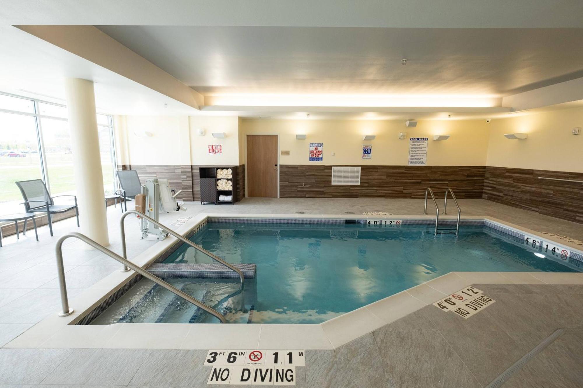 Fairfield By Marriott Inn & Suites Fond Du Lac Esterno foto